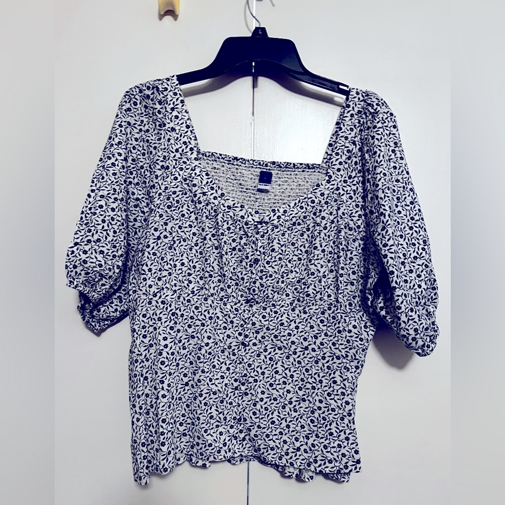 Women’s Floral Blouse with puff sleeve, Sz Lg